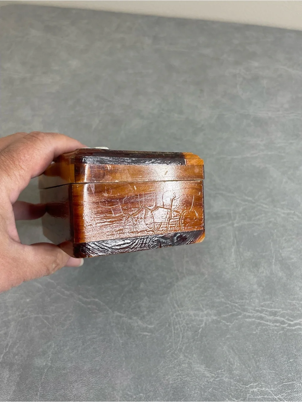 Vintage natural compact